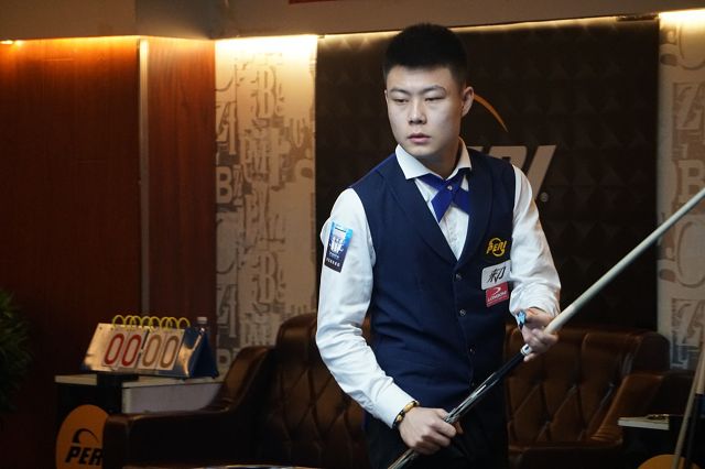 观众们将拭